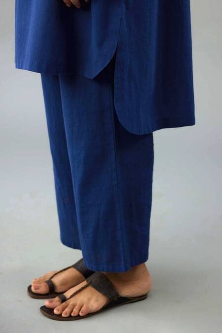 Kora_Blue Handloom Cotton, Silk Tassels, Beads Mandarin Collar Kurta Set With Scarf _at_Aza_Fashions