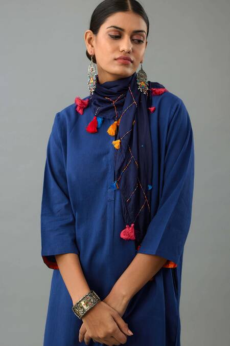 Buy_Kora_Blue Handloom Cotton, Silk Tassels, Beads Mandarin Collar Kurta Set With Scarf 