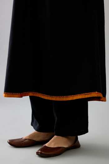 Kora_Black Handloom Cotton, Silk Tassels, Beads V-neck Border Embroidered Kurta Set _Online_at_Aza_Fashions