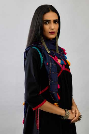 Kora_Black Handloom Cotton, Silk Tassels, Beads V-neck Border Embroidered Kurta Set _at_Aza_Fashions