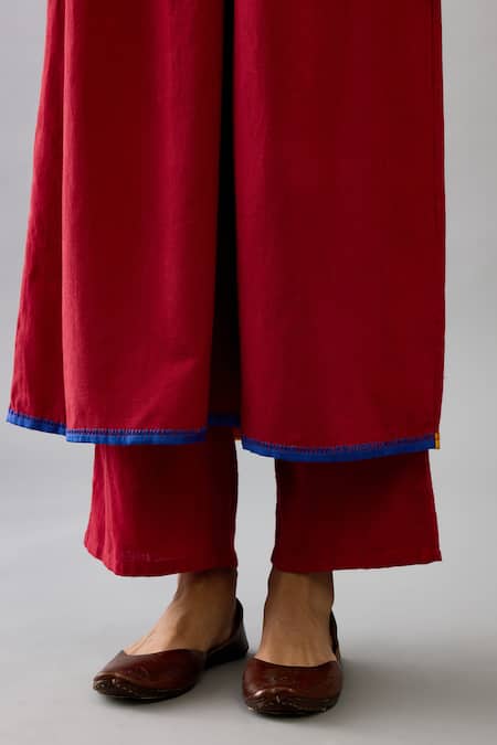 Buy_Kora_Red Handloom Cotton, Silk Border Kurta Set With Scarf _Online_at_Aza_Fashions