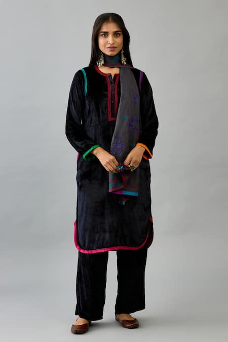 KORA Silk Velvet Kurta Set With Stole 