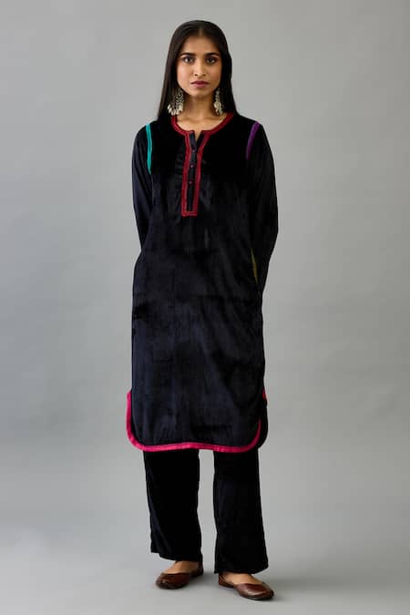 Buy_Kora_Black Silk, Velvet Embroidery, Tassels Round Neck Kurta Set With Stole _Online_at_Aza_Fashions