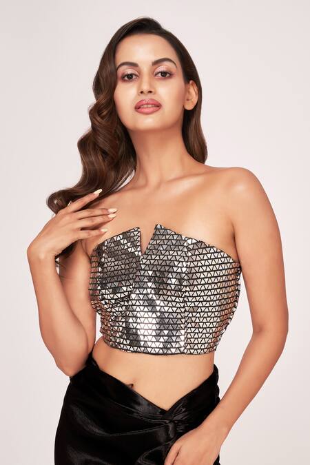 Buy_House Of Varada_Silver Satin Sequins Off-shoulder Shimmer Top And Skirt Set 