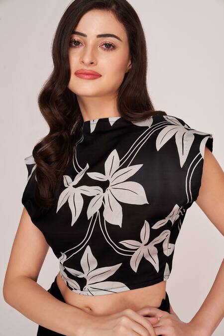 House of Varada Black Satin Closed Floral Pattern Top And Skirt Set   6