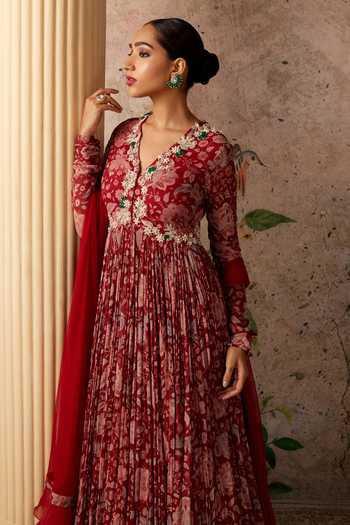 Ridhi Mehra Red Anarkali Silk Flair Pleated Floral Print With Dupatta Online at Aza Fashions Ridhi Mehra_Red Anarkali Silk Flair Pleated Floral Print With Dupatta _Online_at_Aza_Fashions