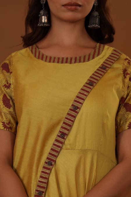 Buy_The Home Affair_Yellow Cotton, Silk Round Neck Handpainted Placement Dress 