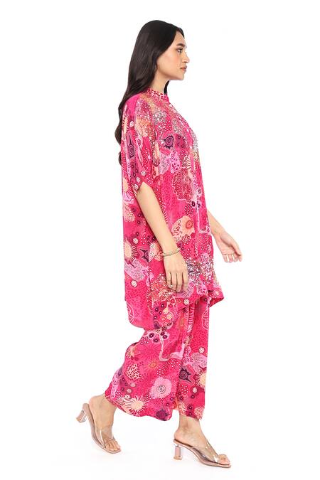Komal Shah Pink Crepe Sequins Mandarin Collar Embroidered Tunic And Pant Set Online at Aza Fashions Komal Shah_Pink Crepe Sequins Mandarin Collar Embroidered Tunic And Pant Set _Online_at_Aza_Fashions