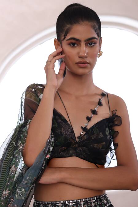 Mahima Mahajan Black Organza Embroidery, Sequins Sweetheart Neck Fiza Jaal Print Lehenga Set at Aza Fashions Mahima Mahajan_Black Organza Embroidery, Sequins Sweetheart Neck Fiza Jaal Print Lehenga Set _at_Aza_Fashions