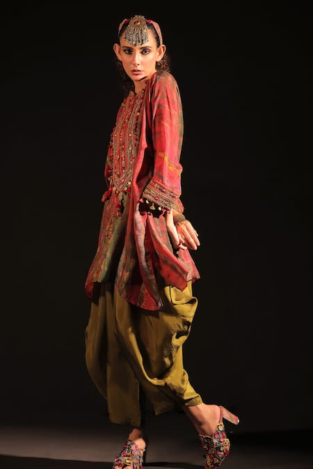 Buy_CAPISVIRLEO_Fuchsia Silk Embroidery Bandeau Neck Shabnam Tie-dye Kaftan With Dhoti Pant _Online_at_Aza_Fashions