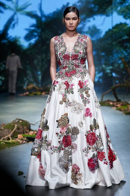 Varun Bahl_Ivory Net, Chanderi Sequins, Embroidery 3d Corsage Lehenga With Gilet Jacket _at_Aza_Fashions