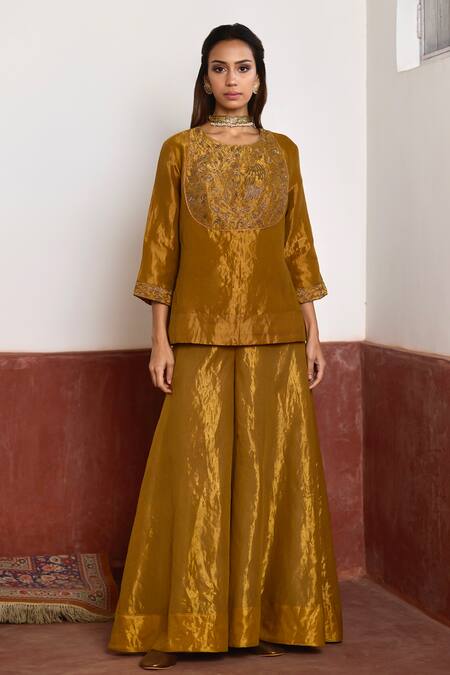Shop Shorshe Clothing Gold Tissue, Linen Zari, Embroidery Round Neck Short Kurta And Gharara Set Online at Aza Fashions Shop_Shorshe Clothing_Gold Tissue, Linen Zari, Embroidery Round Neck Short Kurta And Gharara Set _Online_at_Aza_Fashions