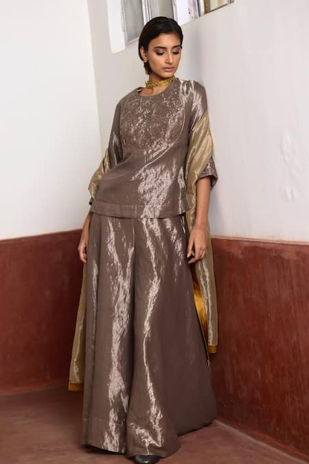 Shorshe Clothing Silver Tissue Hand Embroidered Floral Round Zardozi Short Kurta And Gharara Set 