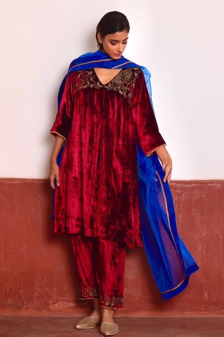 Buy Shorshe Clothing Blue Organza Lace Embellished Dupatta Online at Aza Fashions Buy_Shorshe Clothing_Blue Organza Lace Embellished Dupatta _Online_at_Aza_Fashions