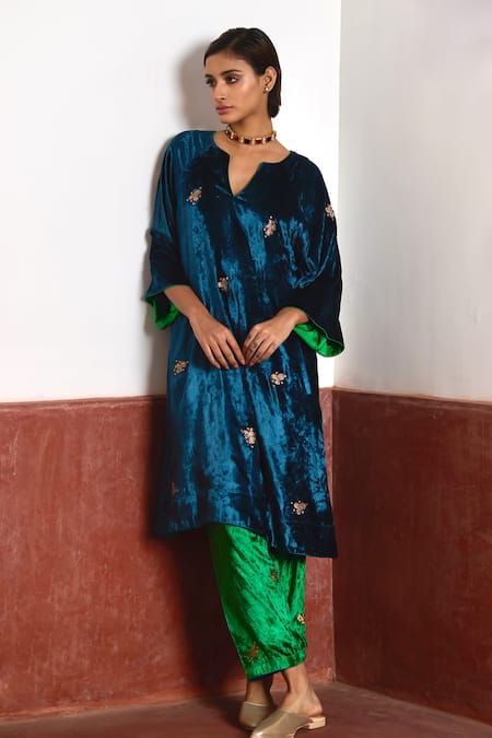 Shorshe Clothing Blue Velvet Embroidery V-neck Floral Kurta And Salwar Set Online at Aza Fashions Shorshe Clothing_Blue Velvet Embroidery V-neck Floral Kurta And Salwar Set _Online_at_Aza_Fashions