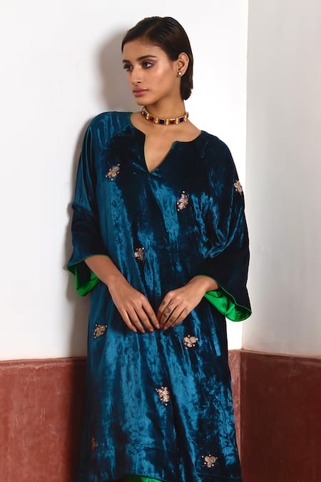 Buy Shorshe Clothing Blue Velvet Embroidery V-neck Floral Kurta And Salwar Set Online at Aza Fashions Buy_Shorshe Clothing_Blue Velvet Embroidery V-neck Floral Kurta And Salwar Set _Online_at_Aza_Fashions