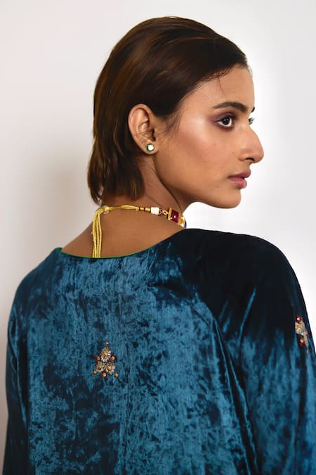 Shorshe Clothing Blue Velvet Embroidery V-neck Floral Kurta And Salwar Set at Aza Fashions Shorshe Clothing_Blue Velvet Embroidery V-neck Floral Kurta And Salwar Set _at_Aza_Fashions