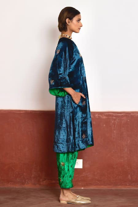 Buy Shorshe Clothing Blue Velvet Embroidery V-neck Floral Kurta And Salwar Set Buy_Shorshe Clothing_Blue Velvet Embroidery V-neck Floral Kurta And Salwar Set