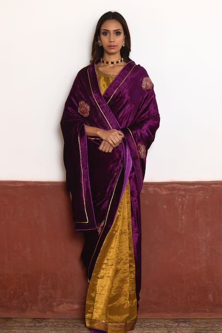 Shorshe Clothing Color Block Embroidered Saree 