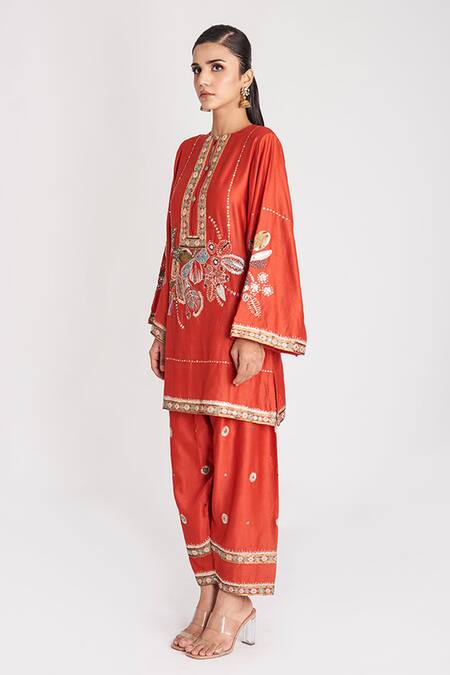 Shop Aisha Rao Red Chanderi Embroidery, Sequins, Beads Round Neck Pavni Kurta Pant Set Online at Aza Fashions Shop_Aisha Rao_Red Chanderi Embroidery, Sequins, Beads Round Neck Pavni Kurta Pant Set _Online_at_Aza_Fashions