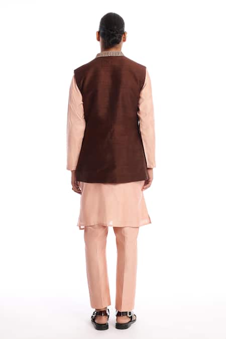 Shop Aisha Rao Peach Silk Sequins Brown Bundi Kurta Set at Aza Fashions Shop_Aisha Rao_Peach Silk Sequins Brown Bundi Kurta Set _at_Aza_Fashions