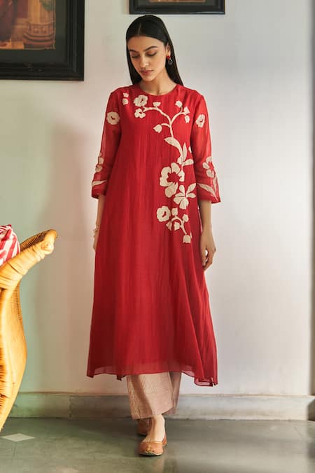 Vaayu Poppy Applique Kurta & Printed Pant Set 