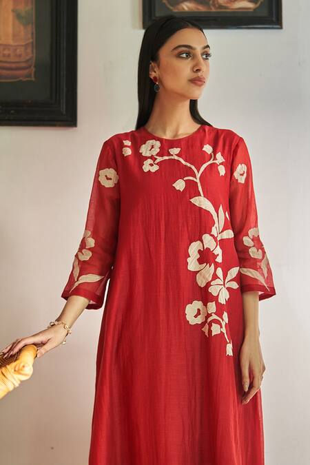 Vaayu Red Muslin, Cotton Embroidery Round Neck Poppy Applique Kurta And Printed Pant Set Online at Aza Fashions Vaayu_Red Muslin, Cotton Embroidery Round Neck Poppy Applique Kurta And Printed Pant Set_Online_at_Aza_Fashions