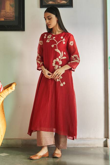 Shop Vaayu Red Muslin, Cotton Embroidery Round Neck Poppy Applique Kurta And Printed Pant Set Online at Aza Fashions Shop_Vaayu_Red Muslin, Cotton Embroidery Round Neck Poppy Applique Kurta And Printed Pant Set_Online_at_Aza_Fashions