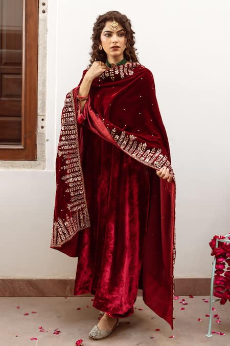 Buy_Maison Shefali_Maroon Anarkali And Pant Velvet Hand Embroidered Zardosi Zeya Gulaab Set _Online_at_Aza_Fashions