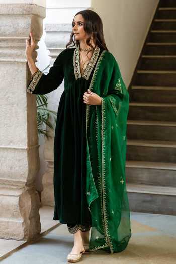 Buy_Maison Shefali_Green Velvet, Organza Zari, Embroidery, Cut Khizaan Panna Hand Anarkali Set _Online_at_Aza_Fashions