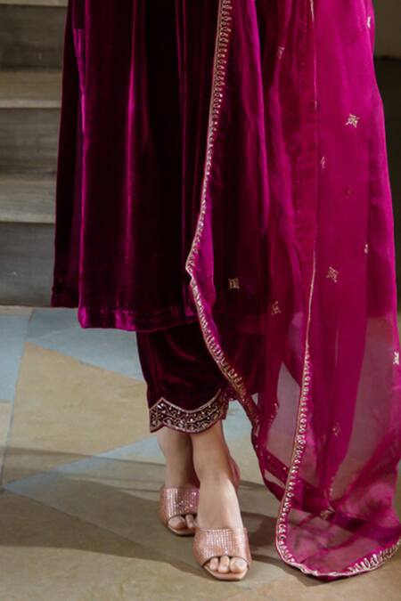 Buy_Maison Shefali_Purple Velvet, Organza Zari, Cut Work Khizaan Hand Embroidered Anarkali Set _Online_at_Aza_Fashions