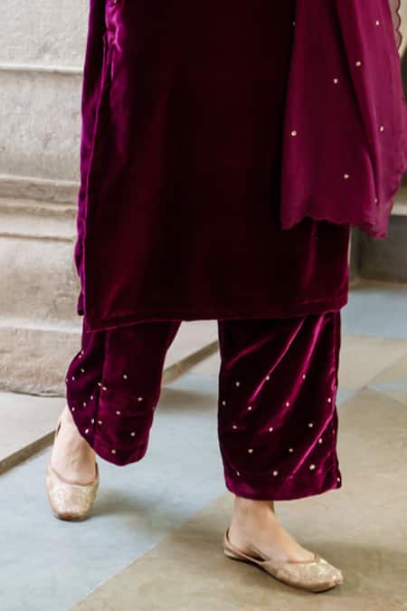 Maison Shefali Purple Velvet, Organza Zari, Cut Work V-neck Roya Hand Embroidered Kurta Set at Aza Fashions Maison Shefali_Purple Velvet, Organza Zari, Cut Work V-neck Roya Hand Embroidered Kurta Set _at_Aza_Fashions