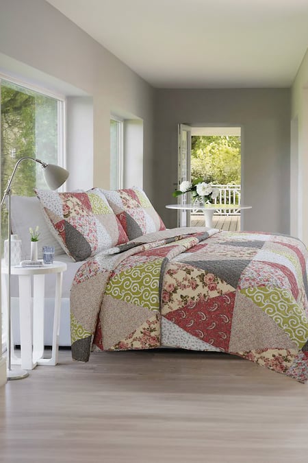 Quliting Tree Multi Color Cotton Print Floral Quilt With Pillow Covers 