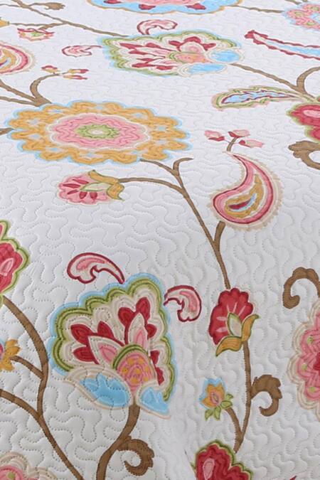 Quliting Tree_Multi Color Microfiber, 100% Polyester, Flower Bloom Quilt With Pillow Covers_Online_at_Aza_Fashions
