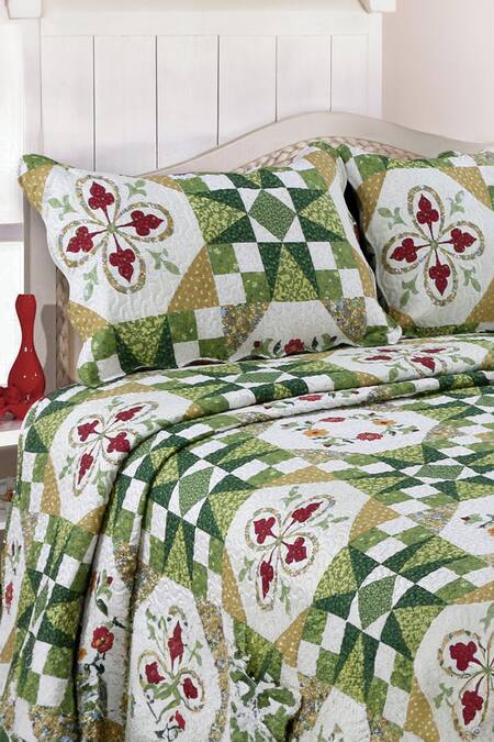 Shop Quliting Tree Multi Color Microfiber, 100% Geometric Floral Quilt With Pillow Covers at Aza Fashions Shop_Quliting Tree_Multi Color Microfiber, 100% Geometric Floral Quilt With Pillow Covers_at_Aza_Fashions