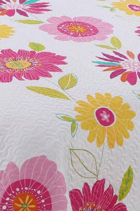 Quliting Tree_Multi Color Microfiber, 100% Polyester, 65 Flower Bud Quilt With Pillow Covers_Online_at_Aza_Fashions