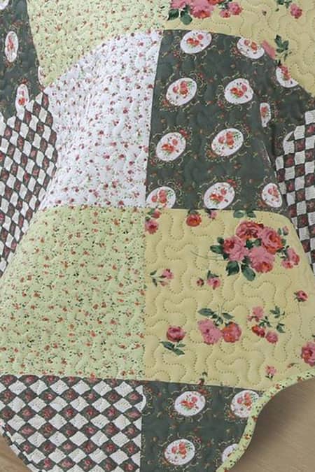 Quliting Tree_Multi Color Microfiber, 100% Floral Chequered Pattern Quilt With Pillow Covers_Online_at_Aza_Fashions