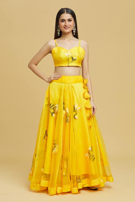Naintara Bajaj Yellow Organza Gota Patti Sweetheart Neck Tulip Brush Print Lehenga Set at Aza Fashions Naintara Bajaj_Yellow Organza Gota Patti Sweetheart Neck Tulip Brush Print Lehenga Set _at_Aza_Fashions