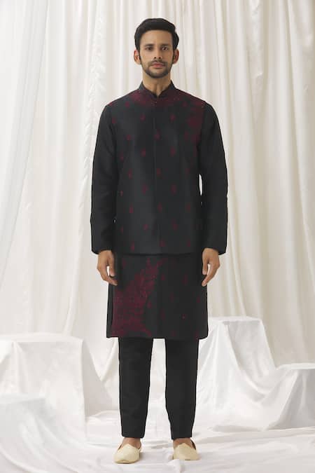 Buy_Aariyana Couture_Black Silk, Cotton, Polyester Embroidery Floral Bundi Kurta Set _Online_at_Aza_Fashions
