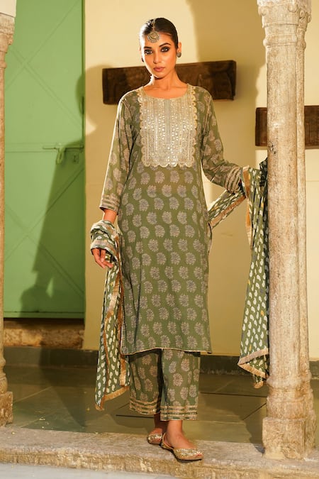 The Home Affair Paisley Printed Kurta Set With Dupatta 