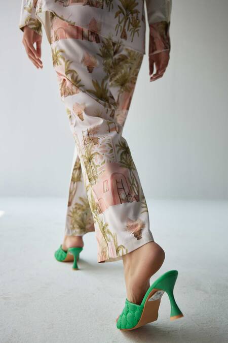 Label Kheerganga White Viscose, Crepe Collared Historical Autumn Print Shirt With Pant Online at Aza Fashions Label Kheerganga_White Viscose, Crepe Collared Historical Autumn Print Shirt With Pant _Online_at_Aza_Fashions