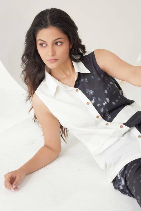 Label Kheerganga_White Viscose Collared Jellyfish Print Shirt With Pant _at_Aza_Fashions