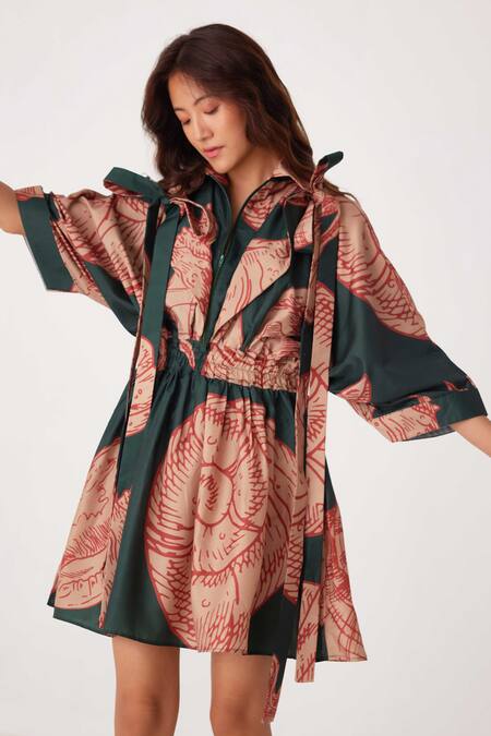 Label Kheerganga_Green Viscose, Crepe Collared Sandy Shore Playboy Shell Print Tie-up Dress _Online_at_Aza_Fashions
