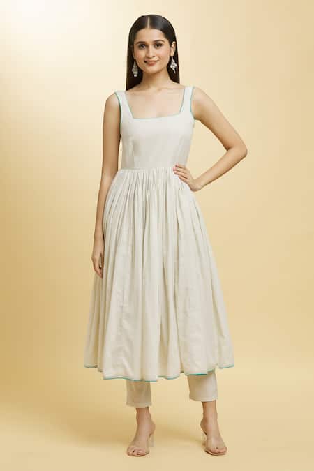 Naintara Bajaj Off White Cotton, Organza Square Gathered Flare Anarkali Pant Set With Dupatta Online at Aza Fashions Naintara Bajaj_Off White Cotton, Organza Square Gathered Flare Anarkali Pant Set With Dupatta _Online_at_Aza_Fashions