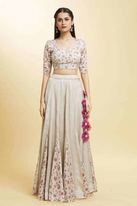 Buy_Naintara Bajaj_Grey Organza, Silk Tassels Sweetheart Lotus Gardenia Print Lehenga Blouse Set _Online_at_Aza_Fashions
