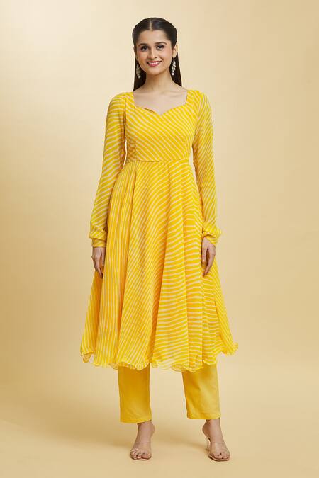 Samyukta Singhania_Yellow Georgette, Cotton Tassels Daylily Leheriya Pattern Anarkali Set_Online_at_Aza_Fashions