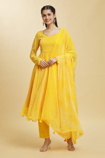 Samyukta Singhania_Yellow Georgette, Cotton Tassels Daylily Leheriya Pattern Anarkali Set_at_Aza_Fashions