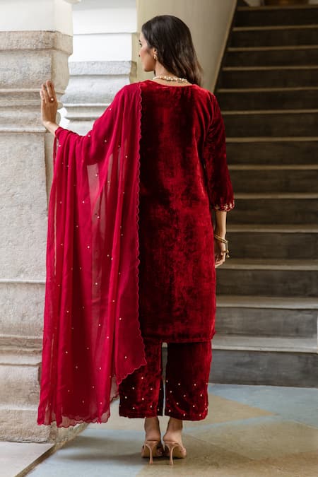 Shop Maison Shefali Maroon Kurta Velvet Hand Embroidered Zardosi V Neck Roya Gulaab Set at Aza Fashions Shop_Maison Shefali_Maroon Kurta Velvet Hand Embroidered Zardosi V Neck Roya Gulaab Set _at_Aza_Fashions