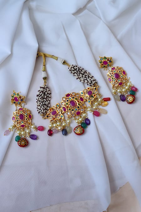 Buy_Kiara_Red Lace, Stones Kundan Embellished Earrings_Online_at_Aza_Fashions