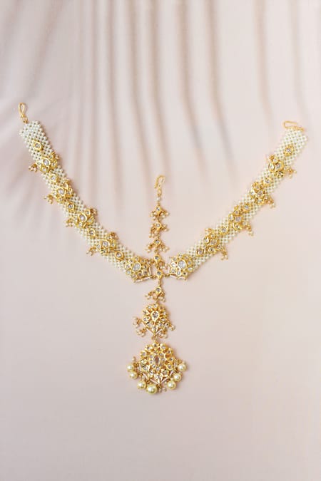 Kiara_White Kundan And Stone Studded Maangtikka_Online_at_Aza_Fashions
